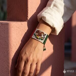 Mexican hand made bracelet  one of a kind  s-med -lg size 6X2.0 INN huichol